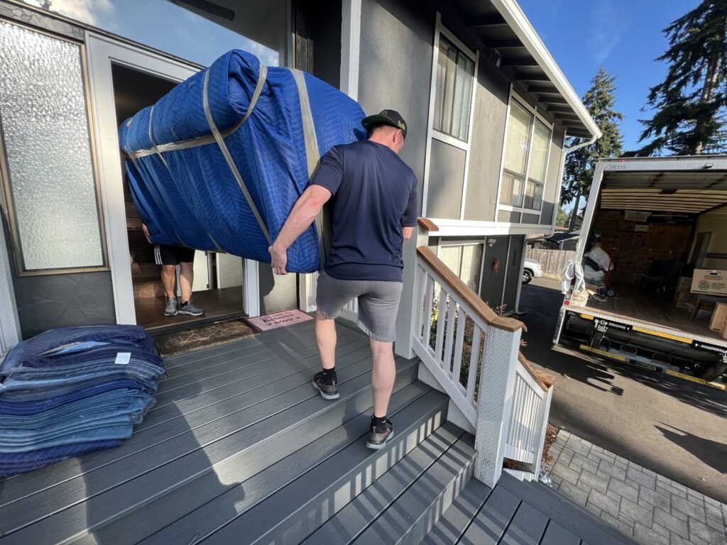 Moving company with storage solutions